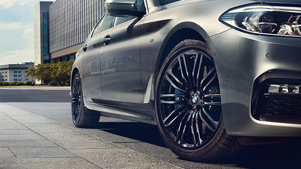 BMW SERII 3 xDRIVE LIMUZYNA.